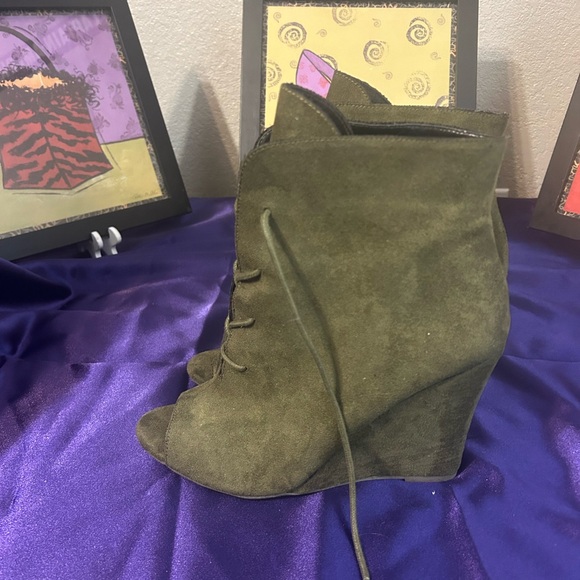 Dolce by Mojo Moxy Olive Green Wedge Booties - Picture 3 of 12